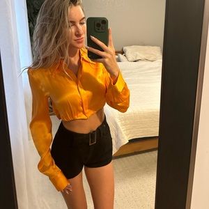 🌷ZARA top on XS- neon orange🌷